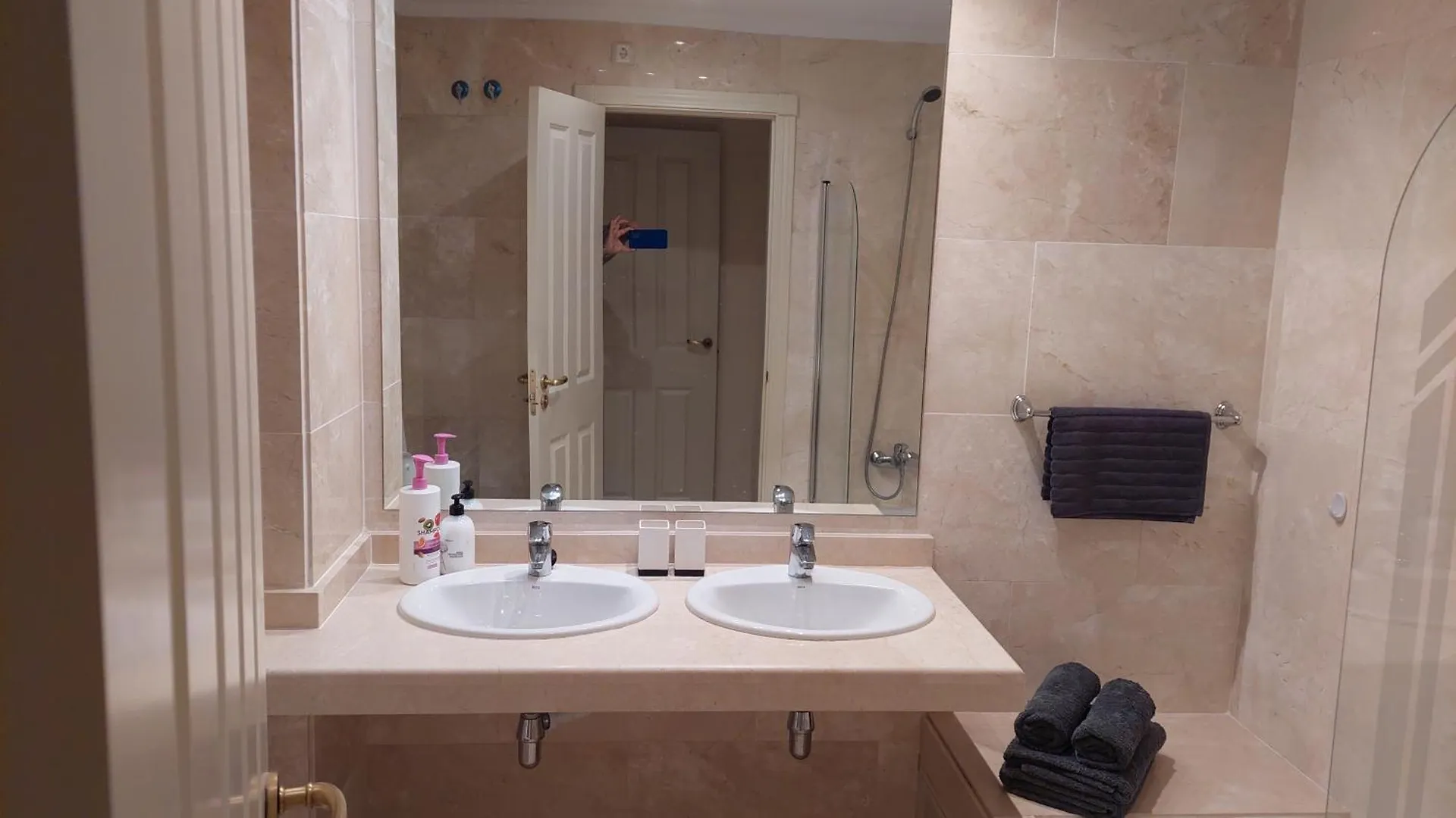 דירות אסטפונה Jardines, Piscina Y Mar