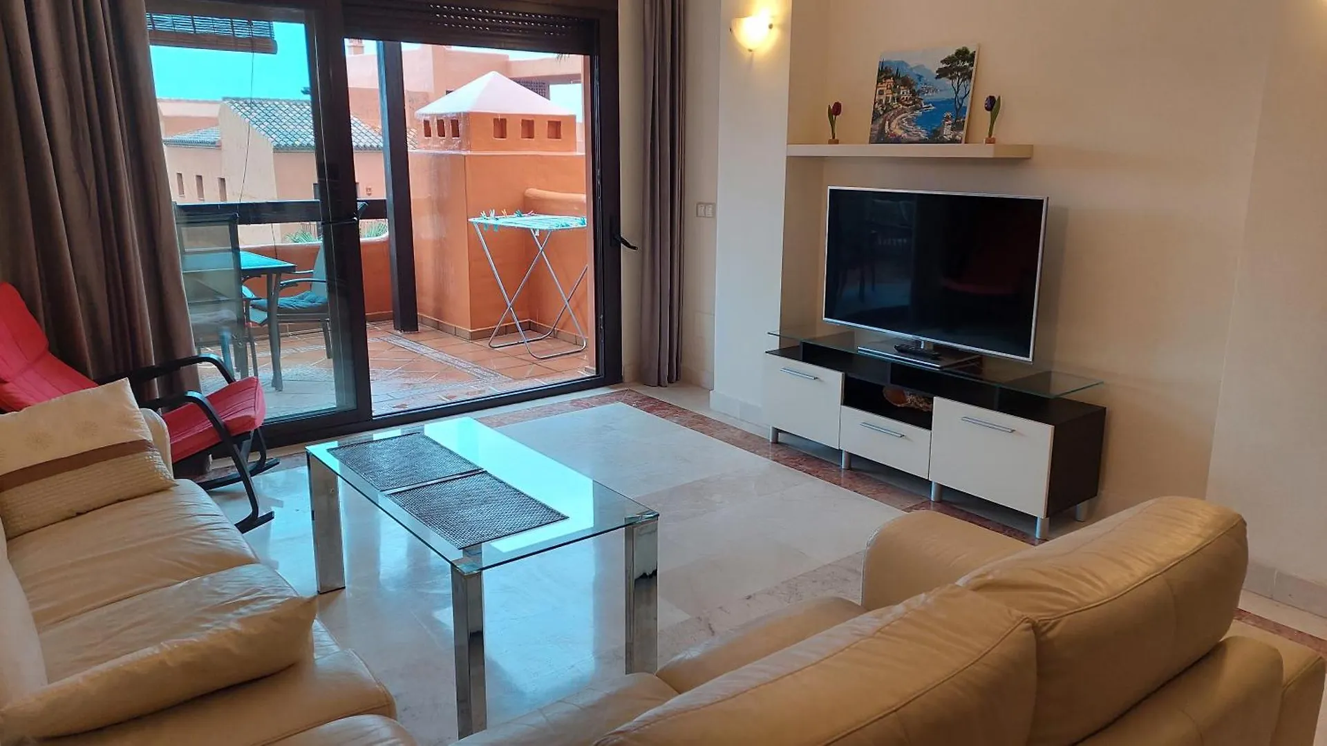 דירות אסטפונה Jardines, Piscina Y Mar