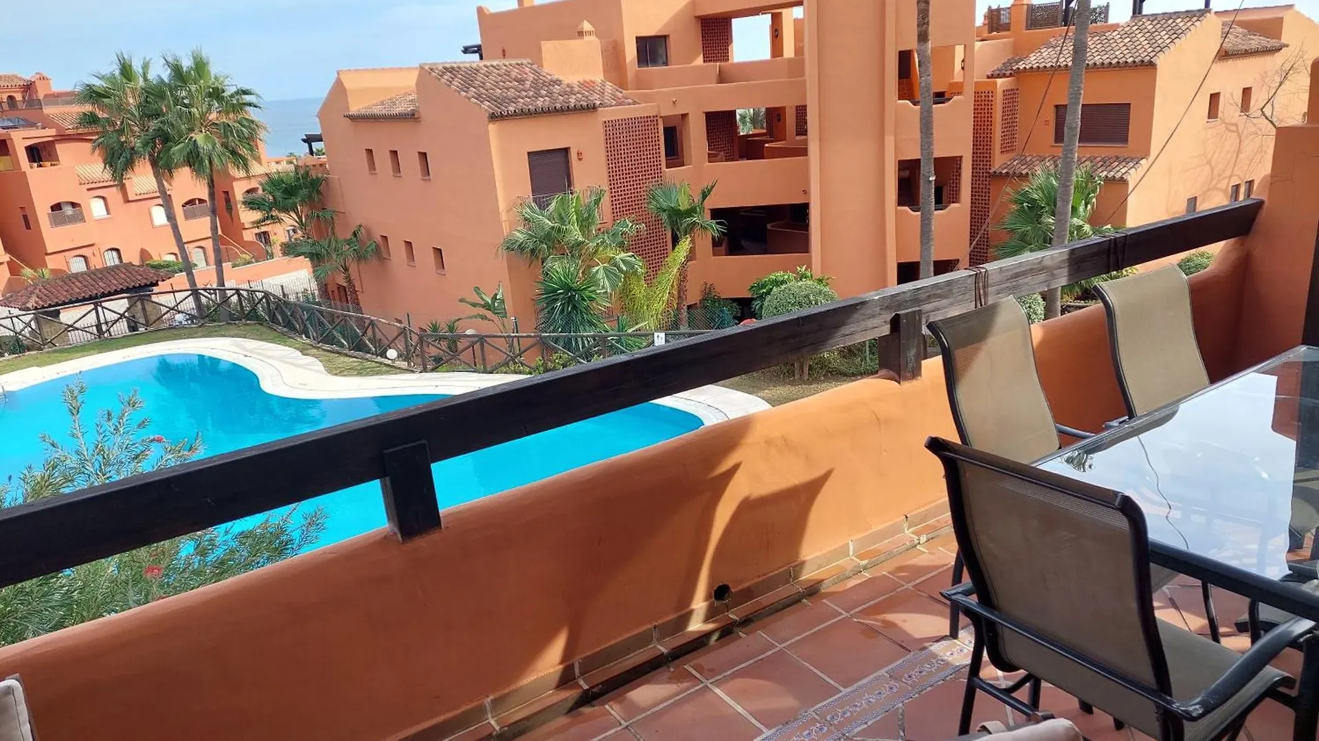 דירות אסטפונה Jardines, Piscina Y Mar